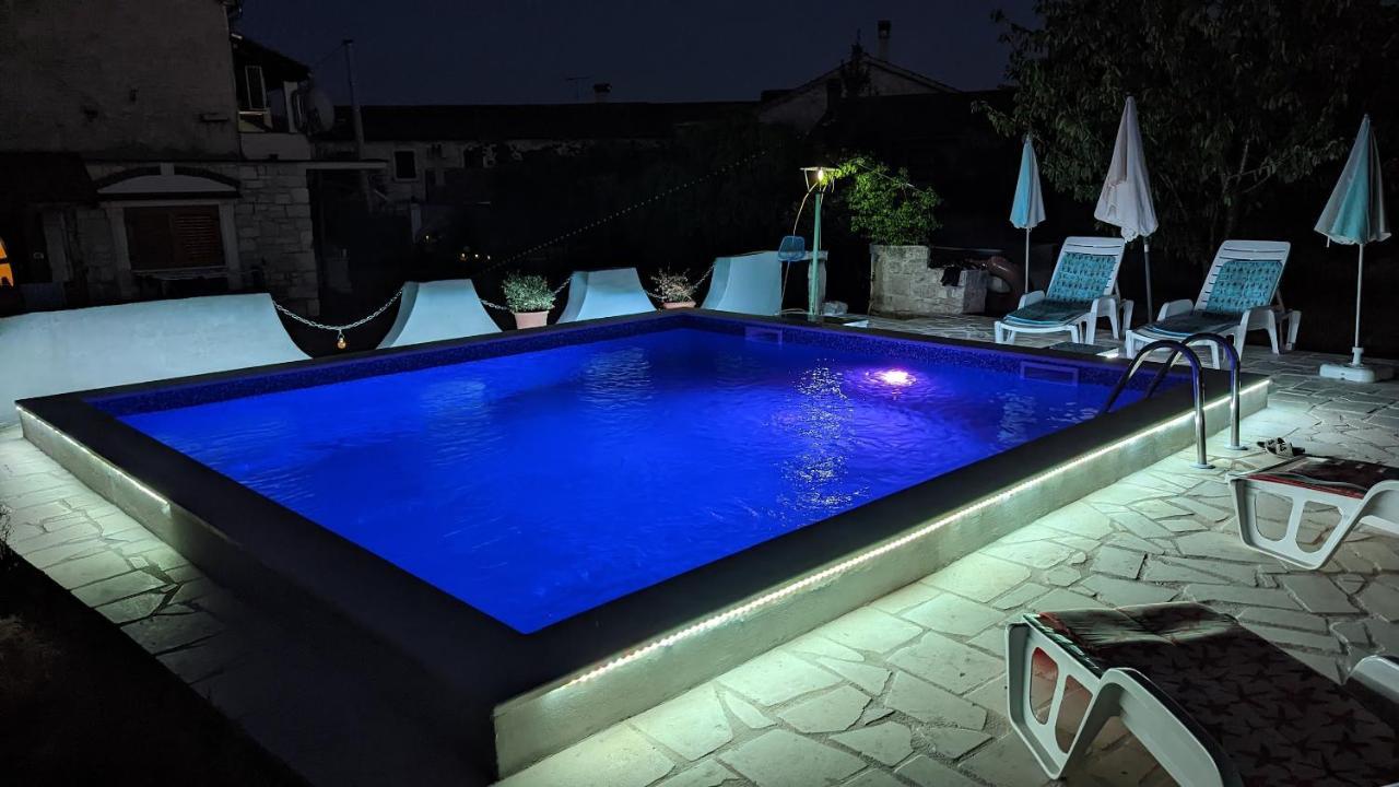 Apartman Aja Kastelir Exterior photo